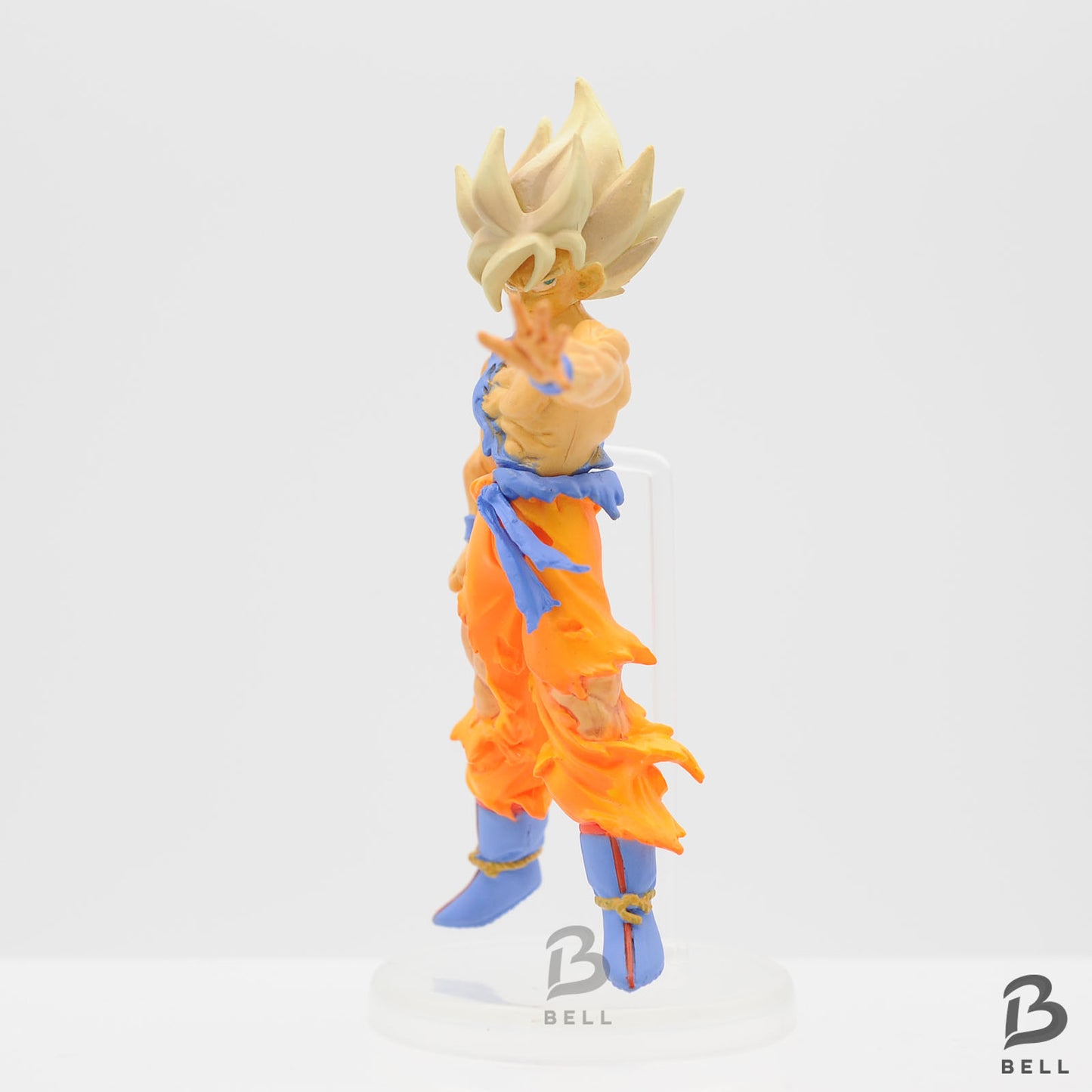 Dragon Ball Z Son Goku Anime figure Japan Gashaopn with a capsule and sticker