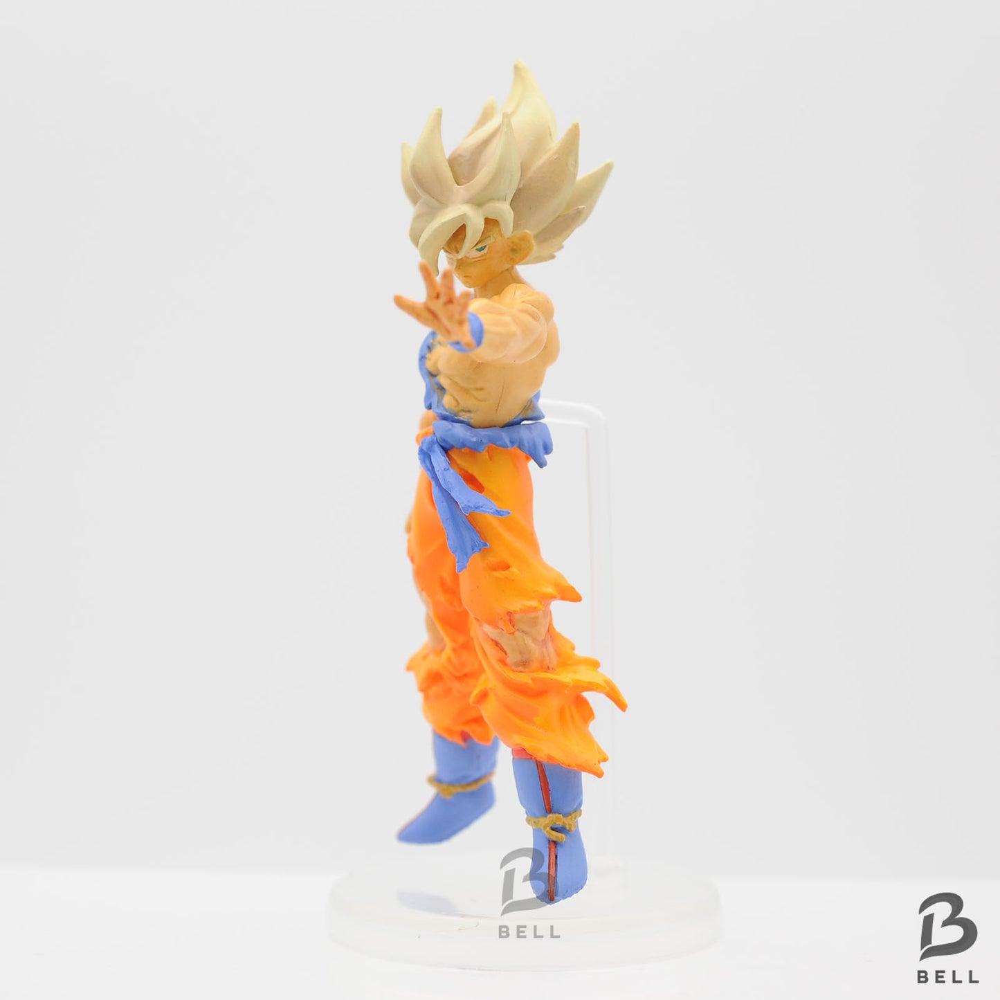 Dragon Ball Z Son Goku Anime figure Japan Gashaopn with a capsule and sticker