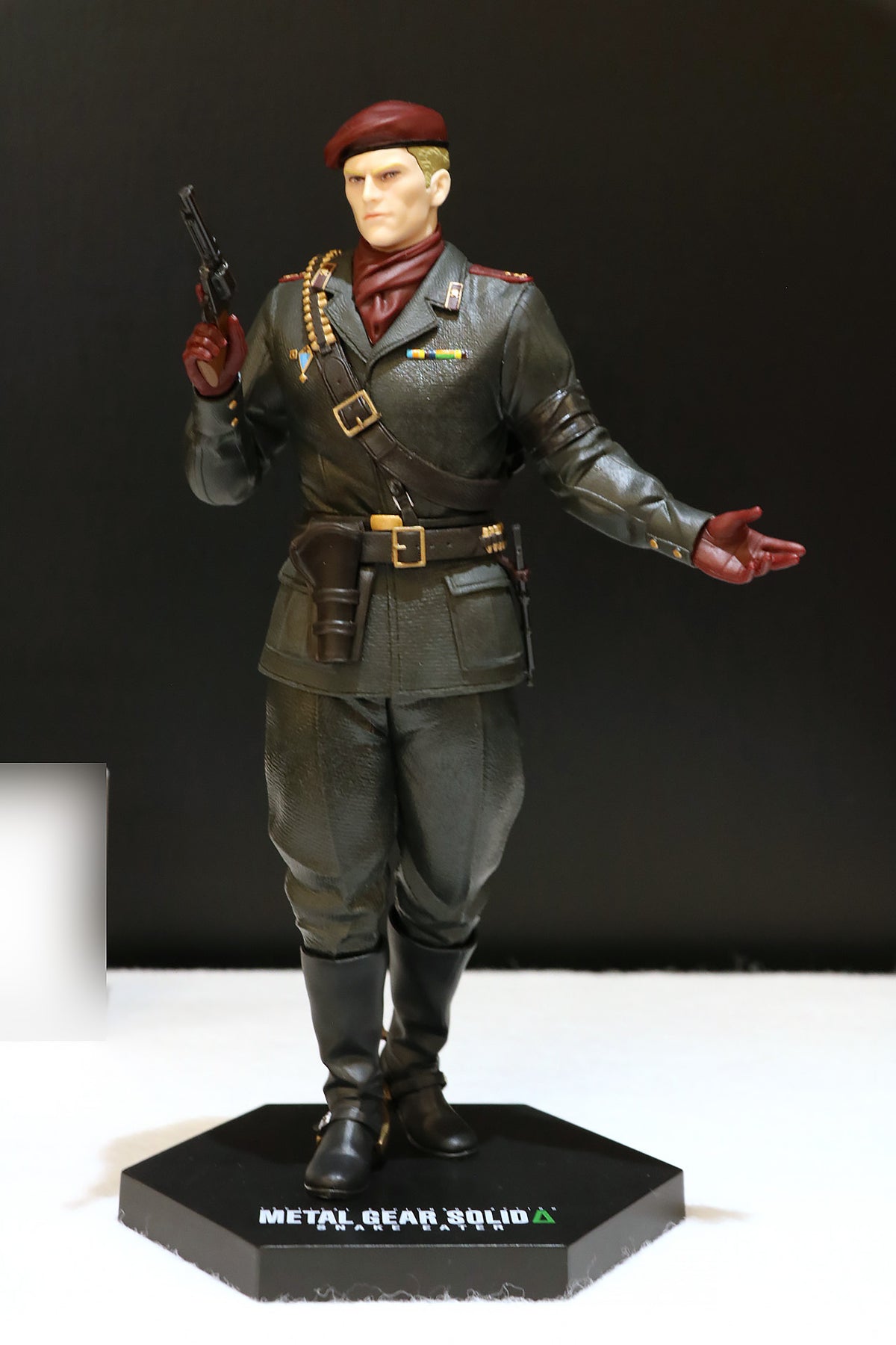 Metal Gear Solid Delta: Snake Eater Figure Collection Ocelot Eva Set of 2 JAPAN
